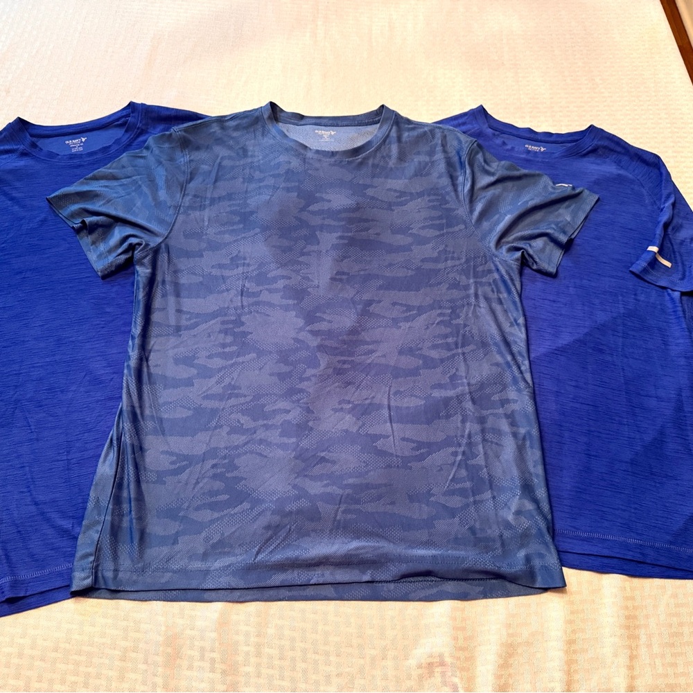 Old Navy Active Mens Medium T-Shirt Bundle 3 Pack Blue Camo Go-Dry Cool Breathe